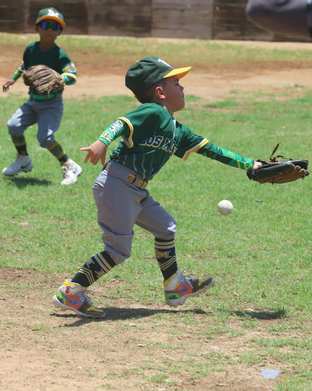 $!Liga Tarahumara sella importante triunfo sobre Hermosillo, en Nacional de Beisbol Escuelita