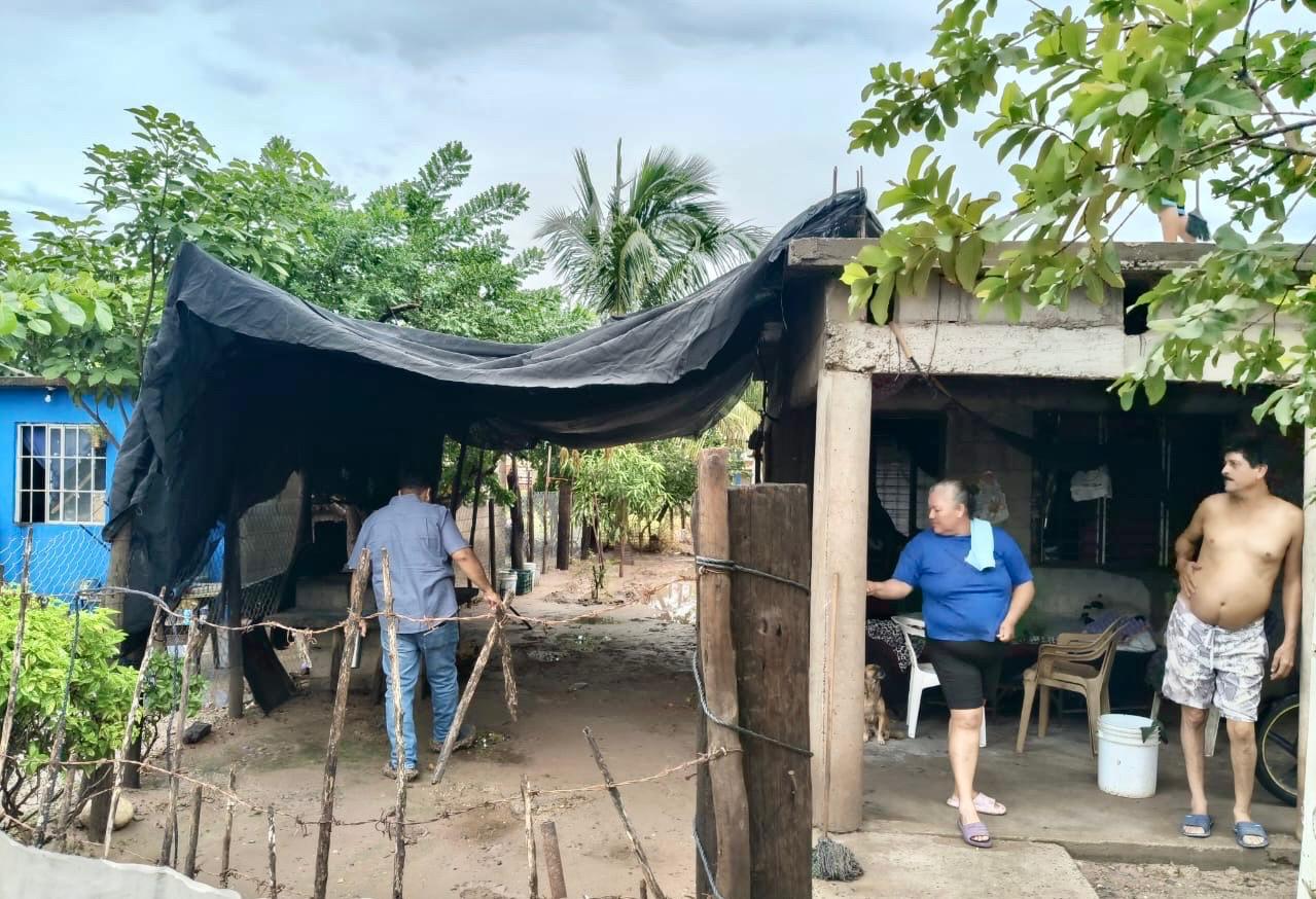 $!Por lluvias se desborda canal en Costa Rica y daña cinco viviendas