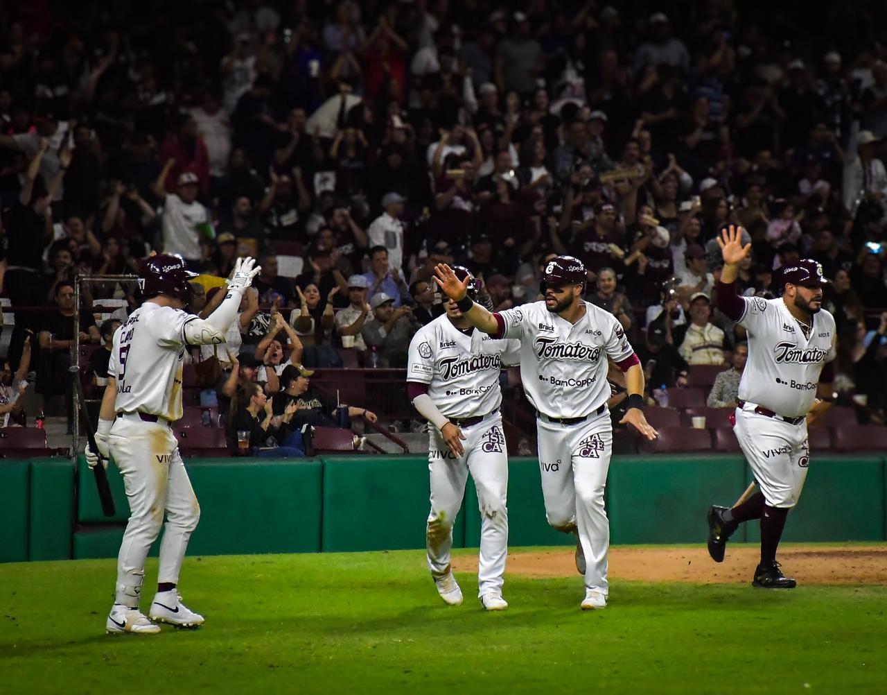 $!Cañeros empareja el primer playoffs y se lleva el triunfo de Culiacán