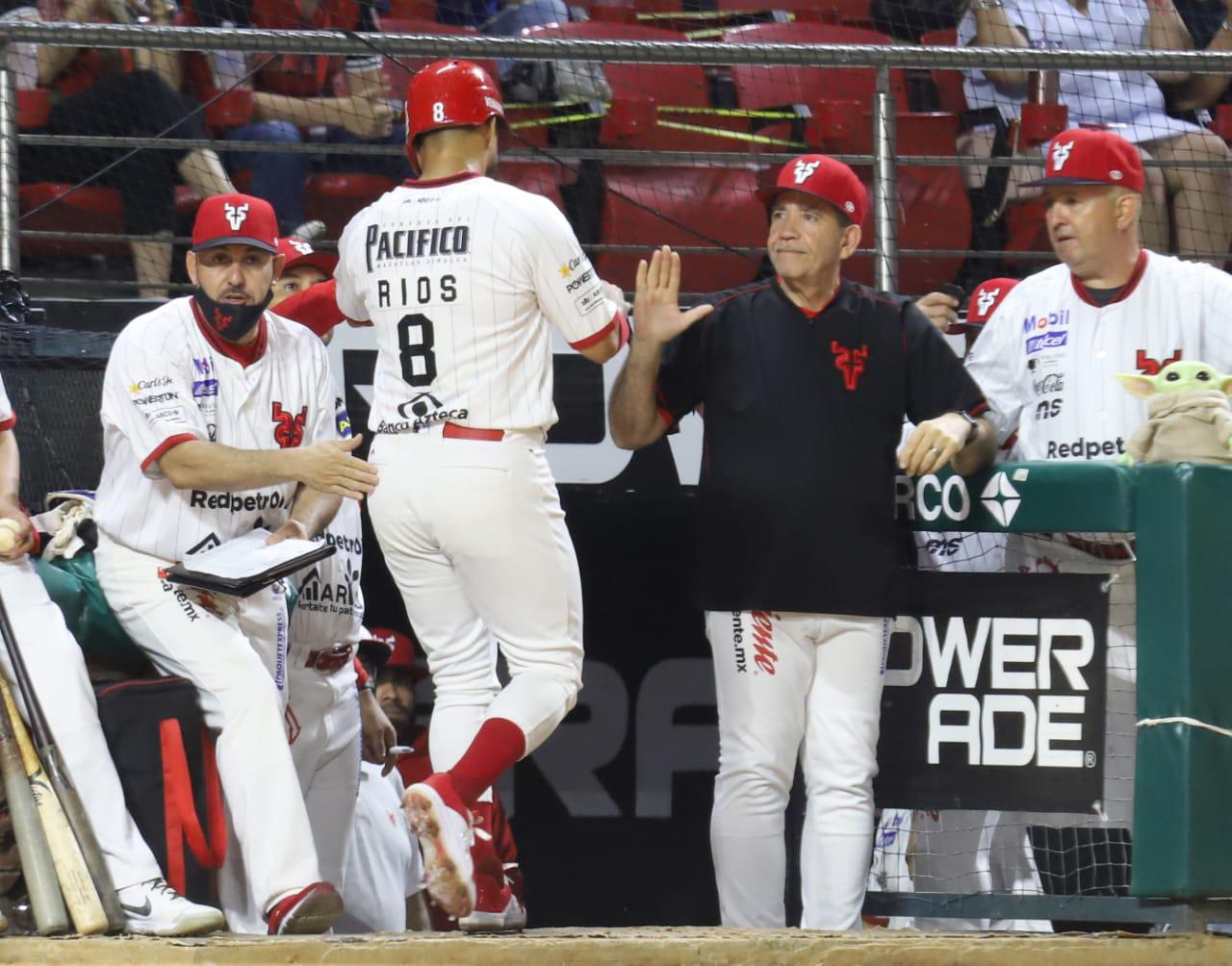 $!Venados de Mazatlán deja tendido a Charros de Jalisco en feria de carreras