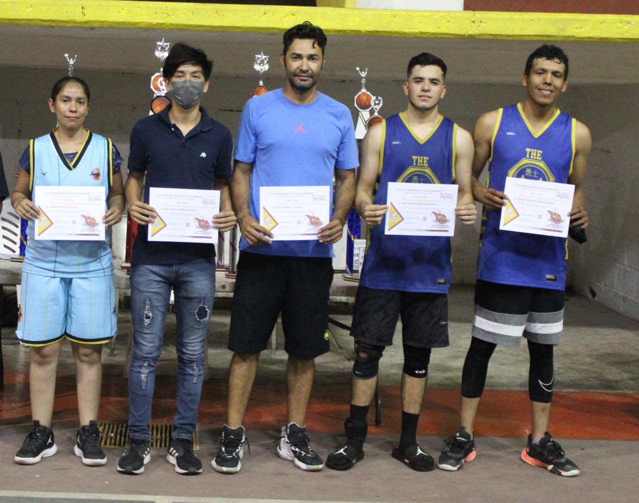 $!Mariscos Los Tapos se corona en el baloncesto de Segunda Fuerza de Escuinapa