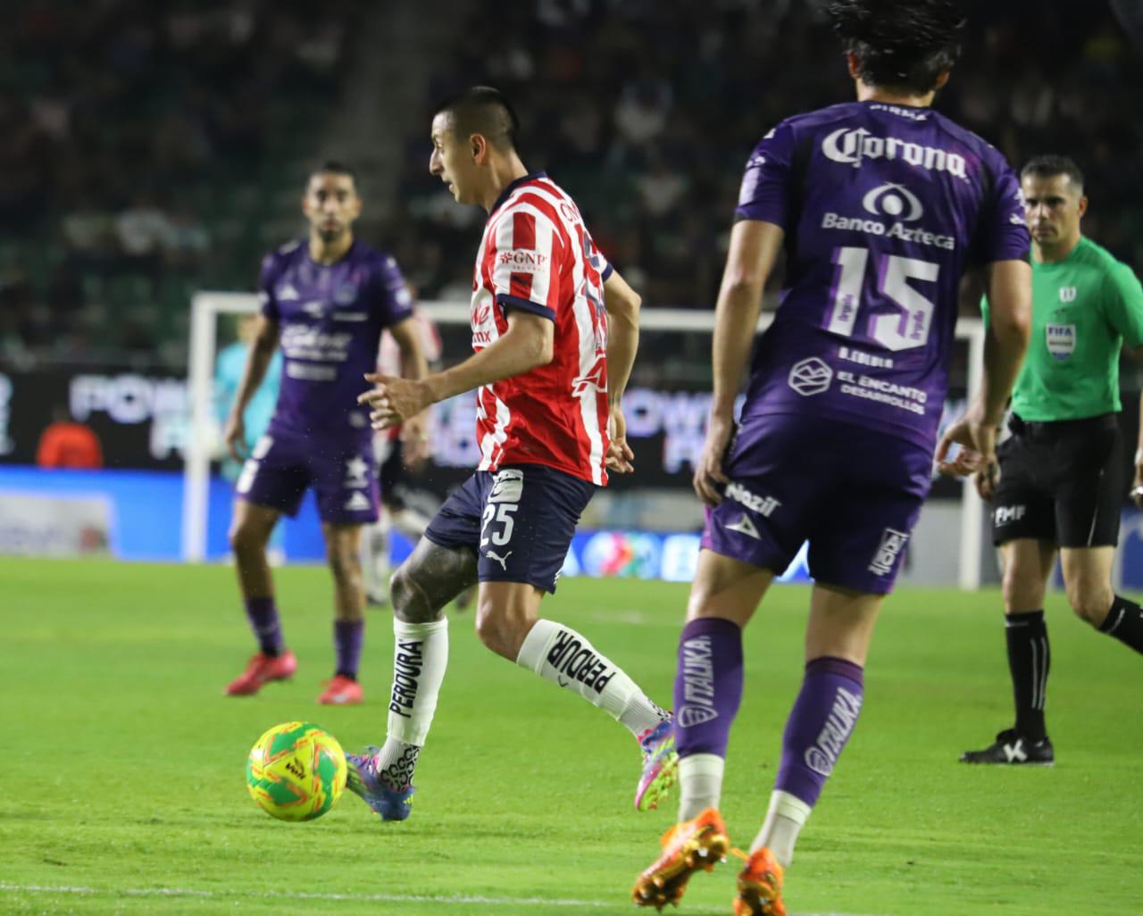 $!Mazatlán rescata el empate en un partido de locura y drama frente a las Chivas