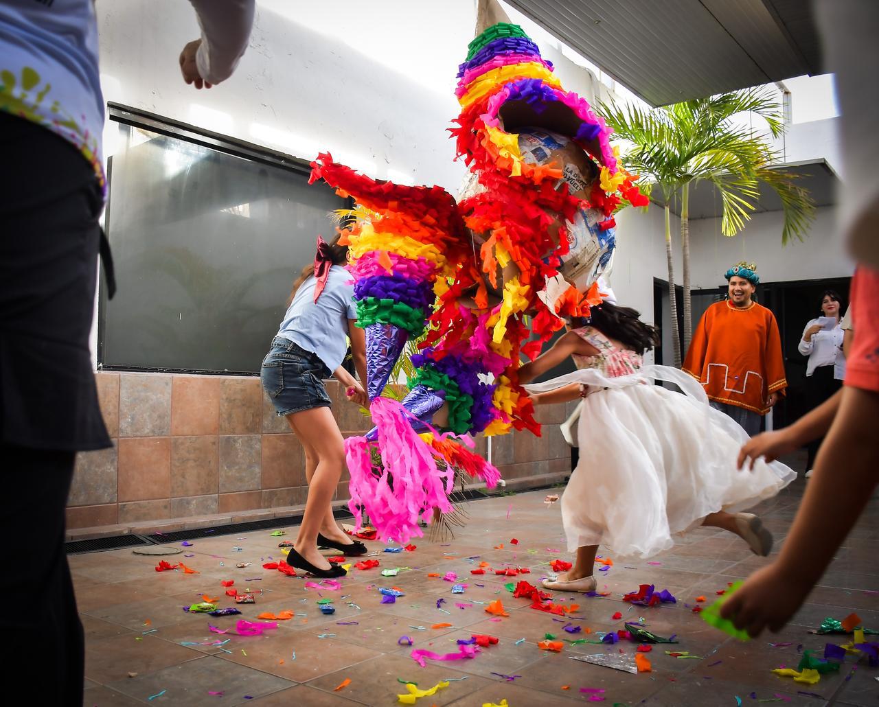 $!Arriban los Reyes Magos de Noroeste a Culiacán y cumplen deseos de niñas y niños