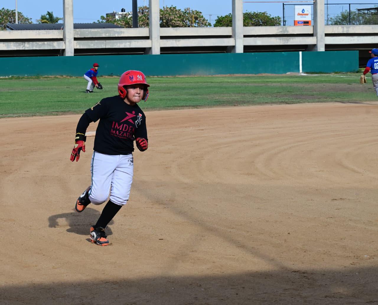 $!Cubitos derrota a Titanes y disputará la final de la Liga Municipal de Beisbol Infantil ante 31 Deportes