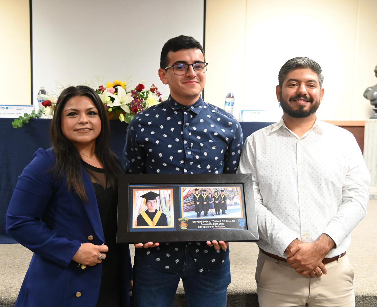 $!Humberto Quintero, periodista de Noroeste, se gradúa con excelencia de Periodismo en la UAS