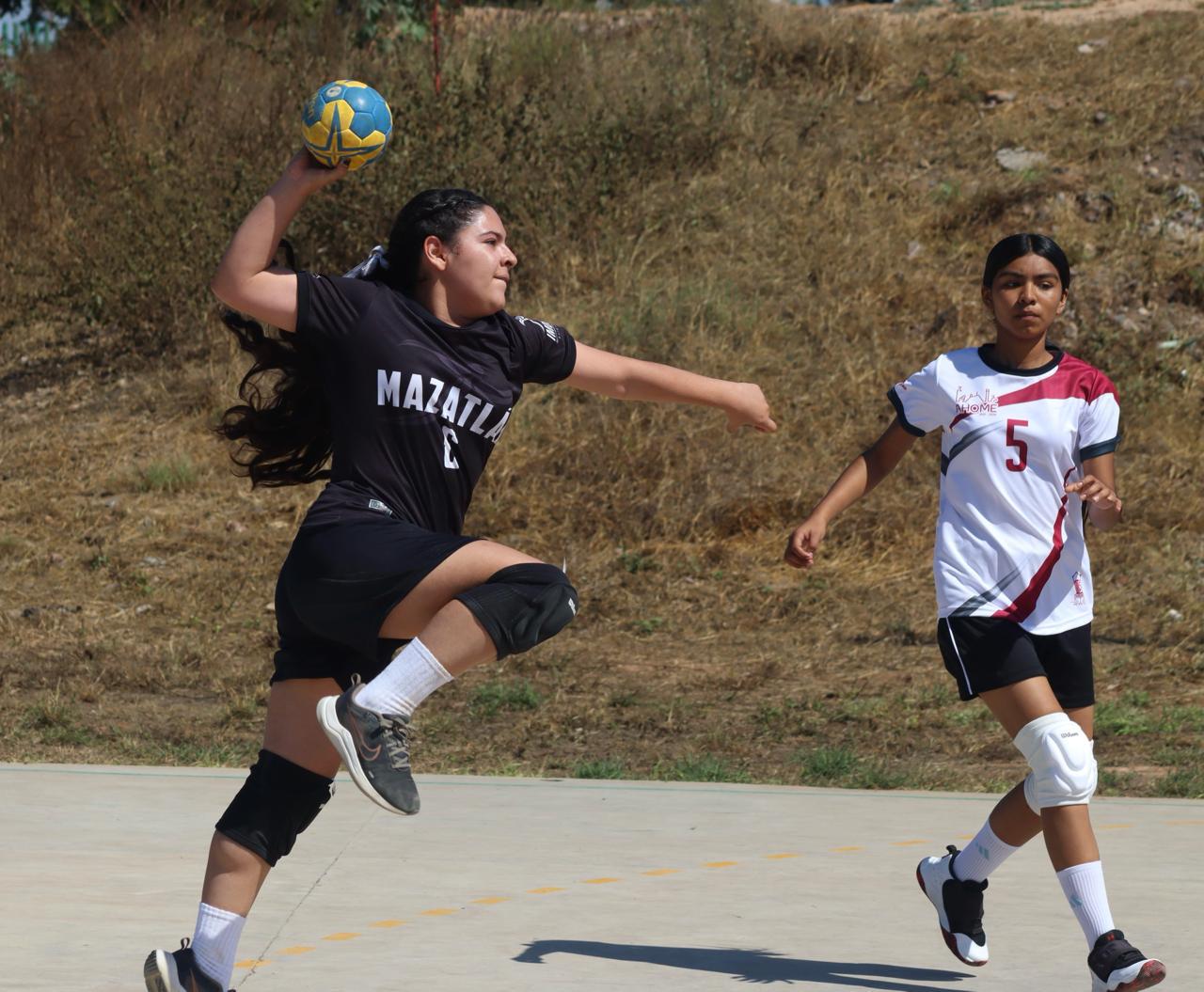 $!¡Tricampeonas estatales! Mazatlán vuelve a dominar en handball