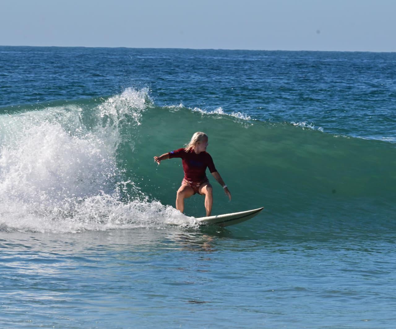 $!La ola del deporte llega con el Clásico de Invierno de Surfing a Playa Brujas