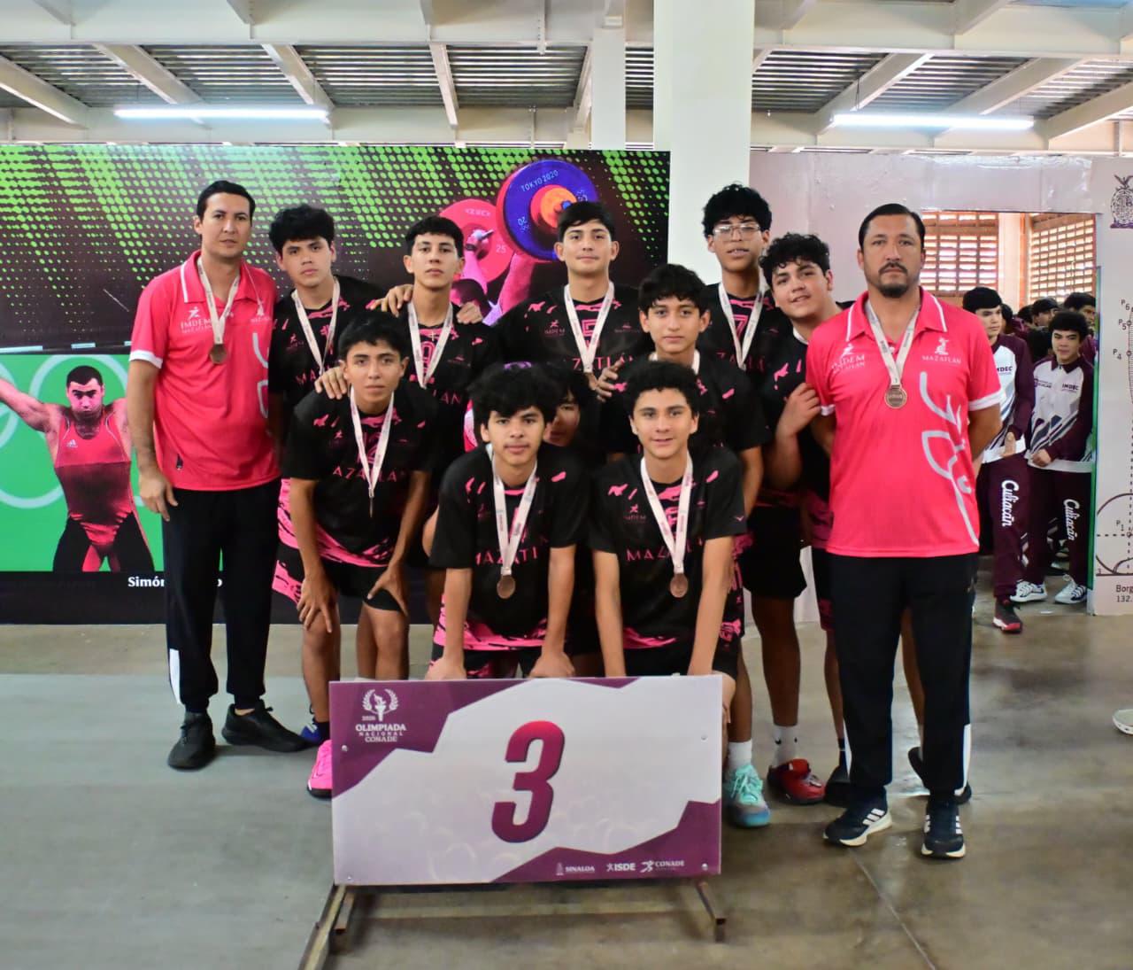 $!Cierra Mazatlán con dos bronces el estatal de voleibol de piso