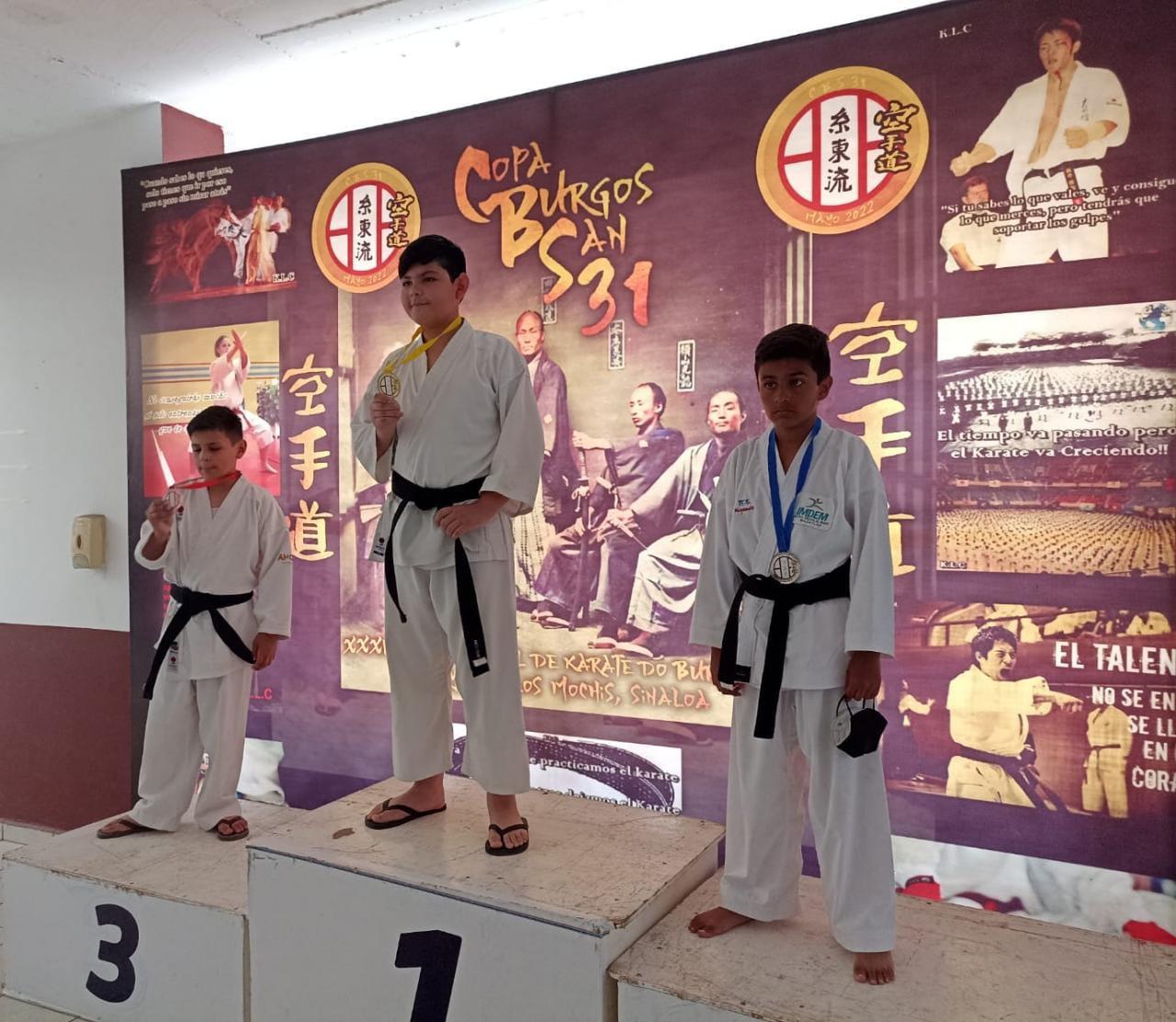 $!Mazatlecos conquistan 39 medallas en el Torneo Regional de Karate Do, Burgos San