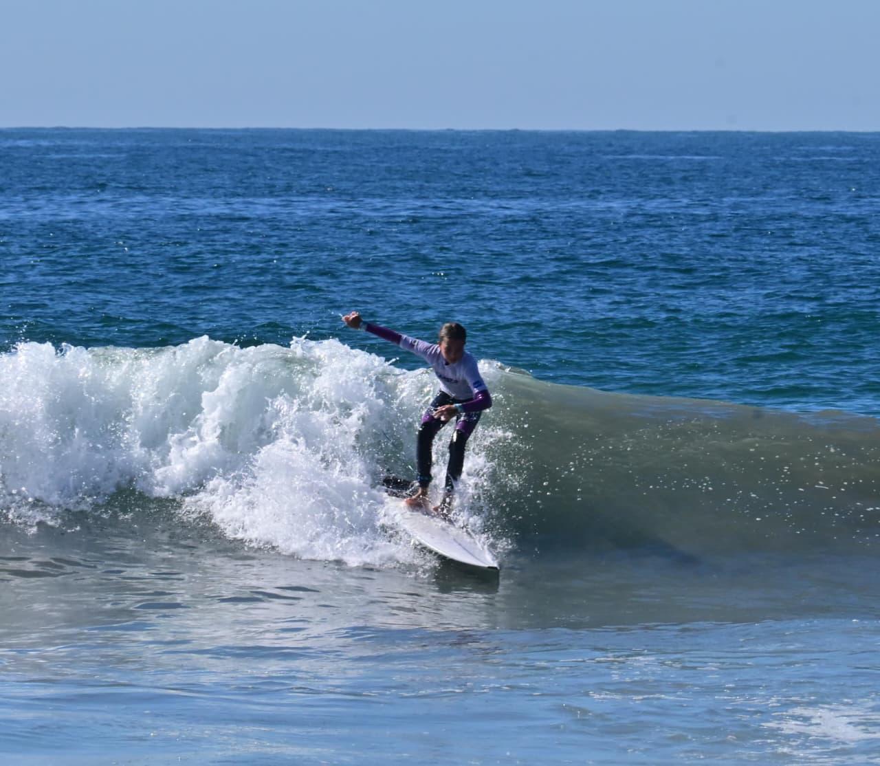 $!La ola del deporte llega con el Clásico de Invierno de Surfing a Playa Brujas