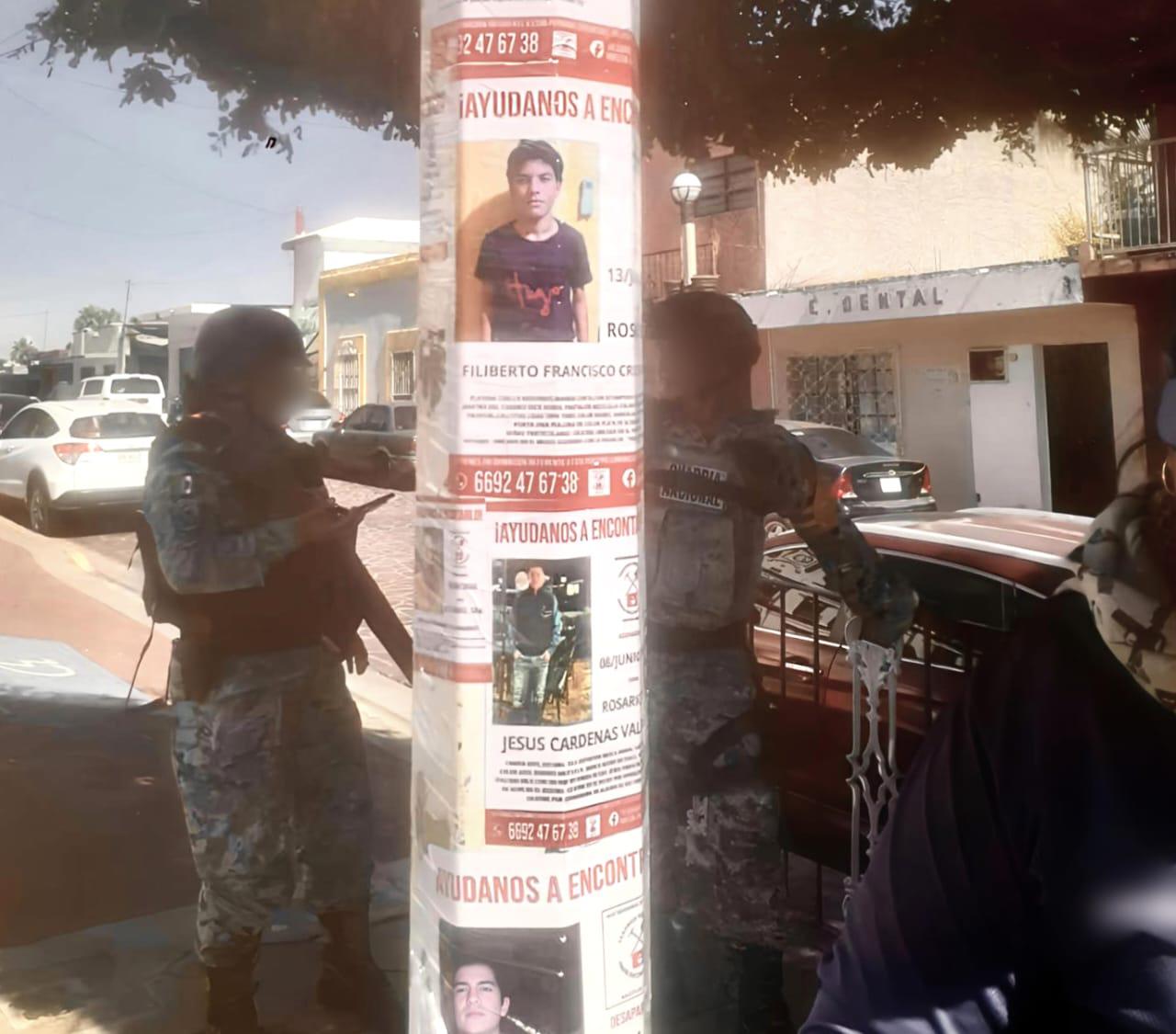 $!Colectivo Tesoros Perdidos Hasta Encontrarlos realiza pega de fichas de búsqueda en Rosario