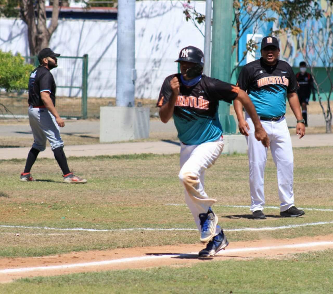 $!Mazatlán blanquea a Teacapán en la Liga Regional de Beisbol del Sur de Sinaloa