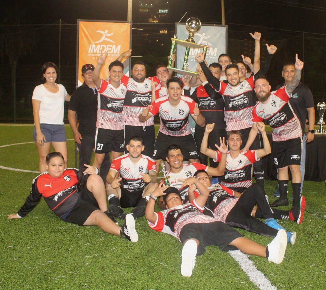 $!Premian a lo mejor de las ligas de futbol del Kilómetro Cero