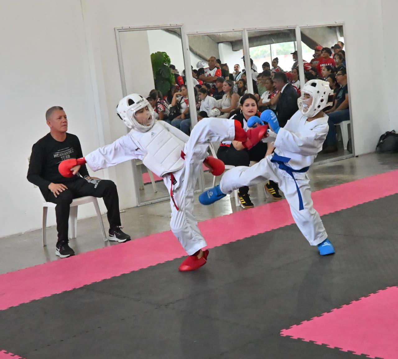 $!Definen en Mazatlán representativo municipal de karate con grandes combates