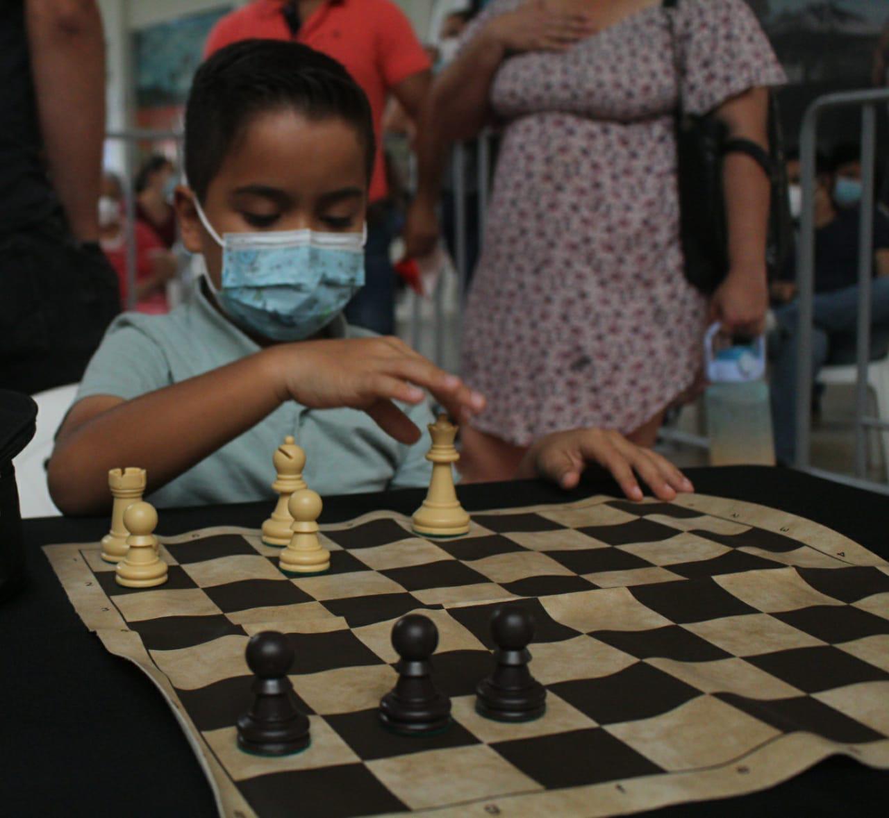$!Ajedrecistas de Durango, Villa Unión, Concordia y Mazatlán participan en Primer Torneo Imdem- Imju