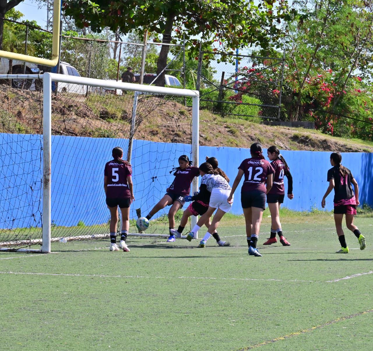$!Divide triunfos Mazatlán en el inicio del estatal de futbol, en la capital sinaloense