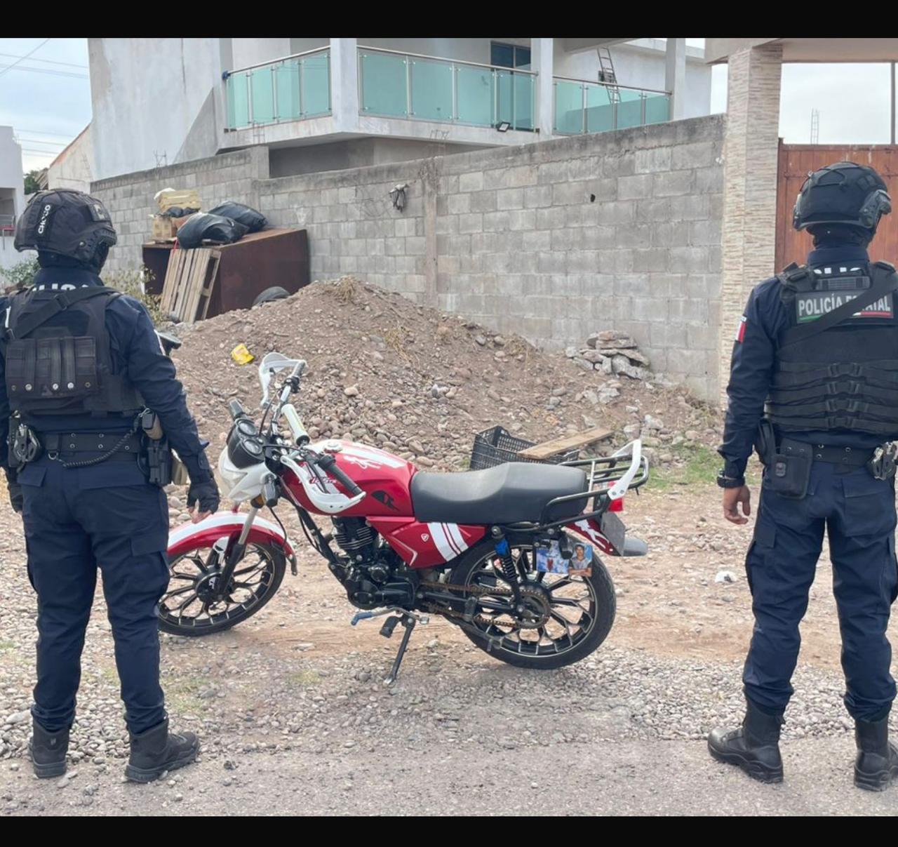 $!Detienen a un hombre en Bellavista, en Culiacán, y le aseguran una camioneta