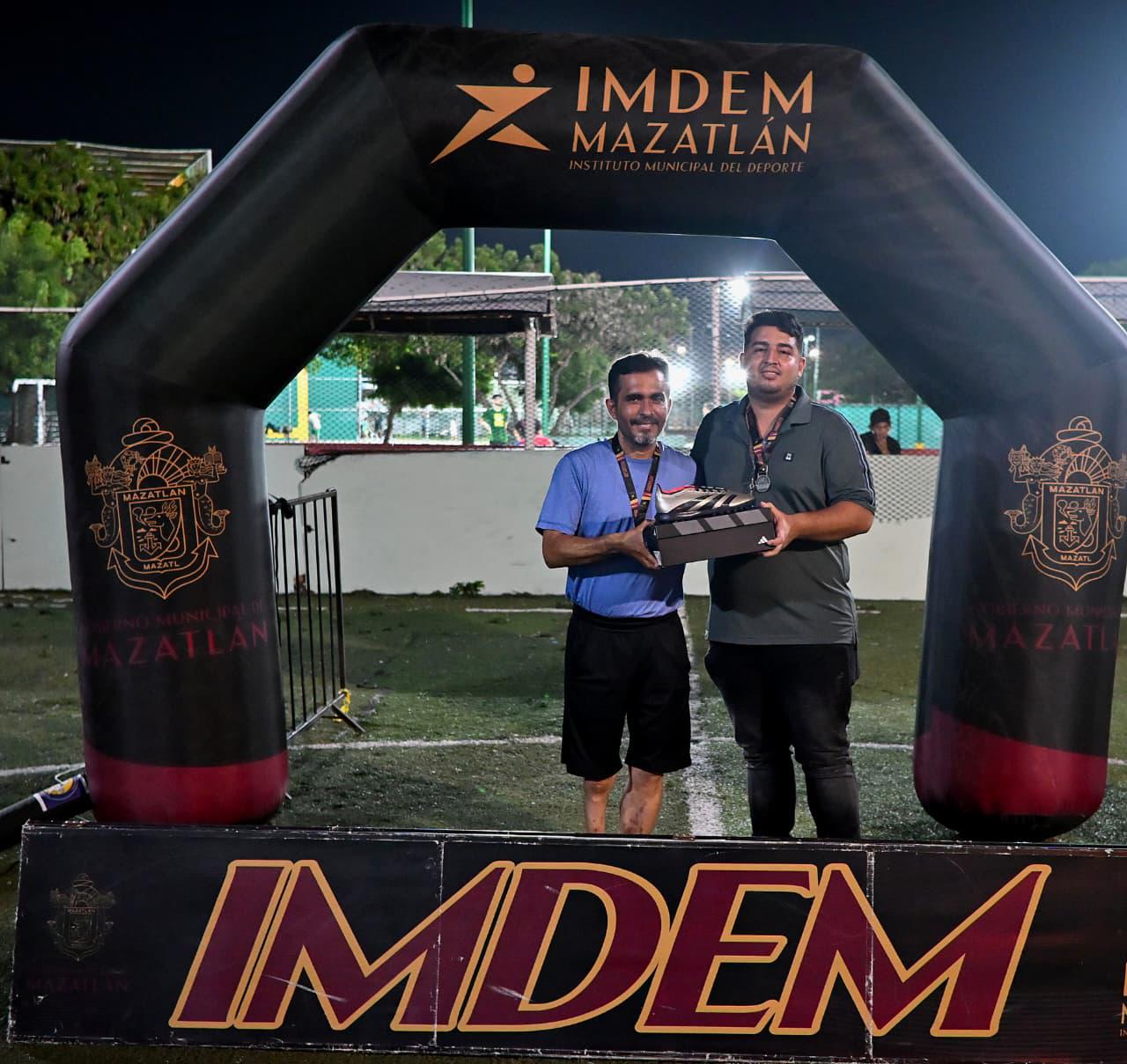 $!Se impone Ikai en Cefurmaz