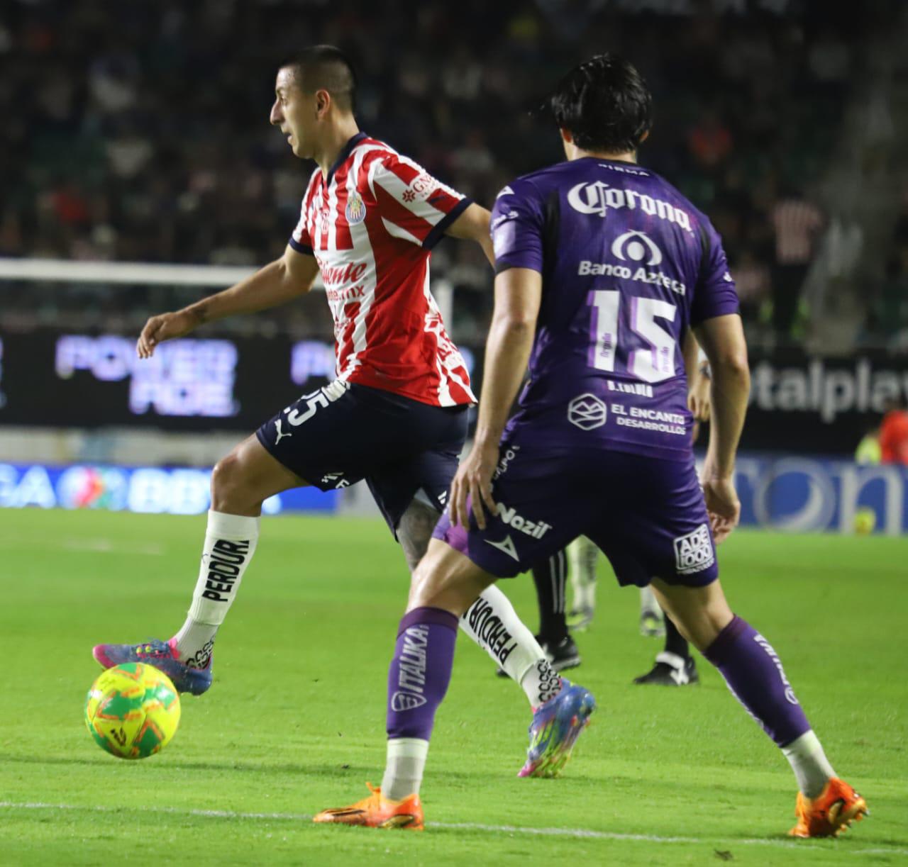 $!Mazatlán rescata el empate en un partido de locura y drama frente a las Chivas