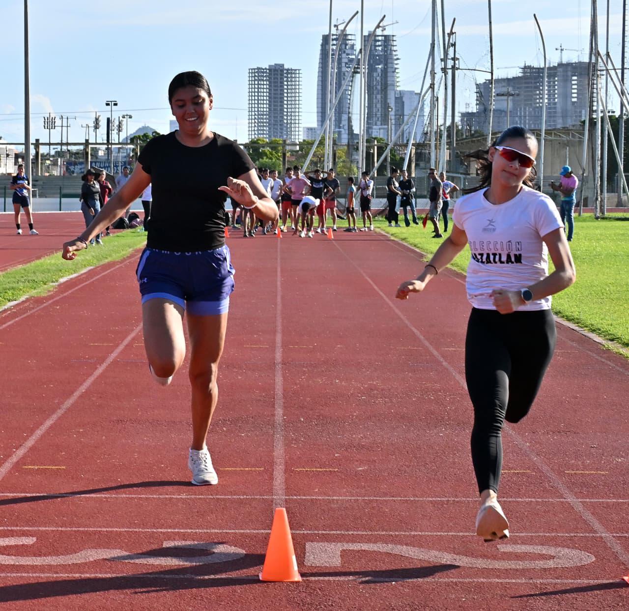 $!Ponen a prueba metodólogos del Isde a deportistas mazatlecos