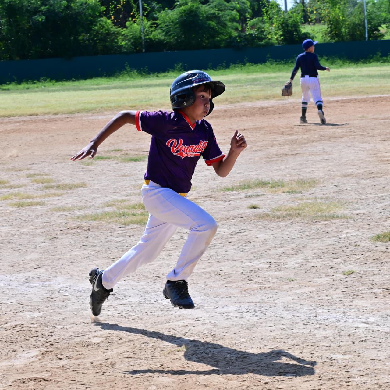 $!Ex ligamayorista Édgar González encabeza entrenamientos de preselecciones varoniles de softbol en Mazatlán