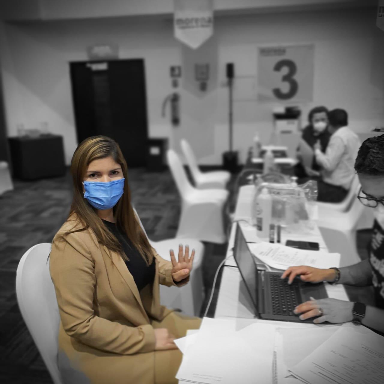 $!La legisladora con licencia, Merary Villegas Sánchez, al momento de realizar su registro