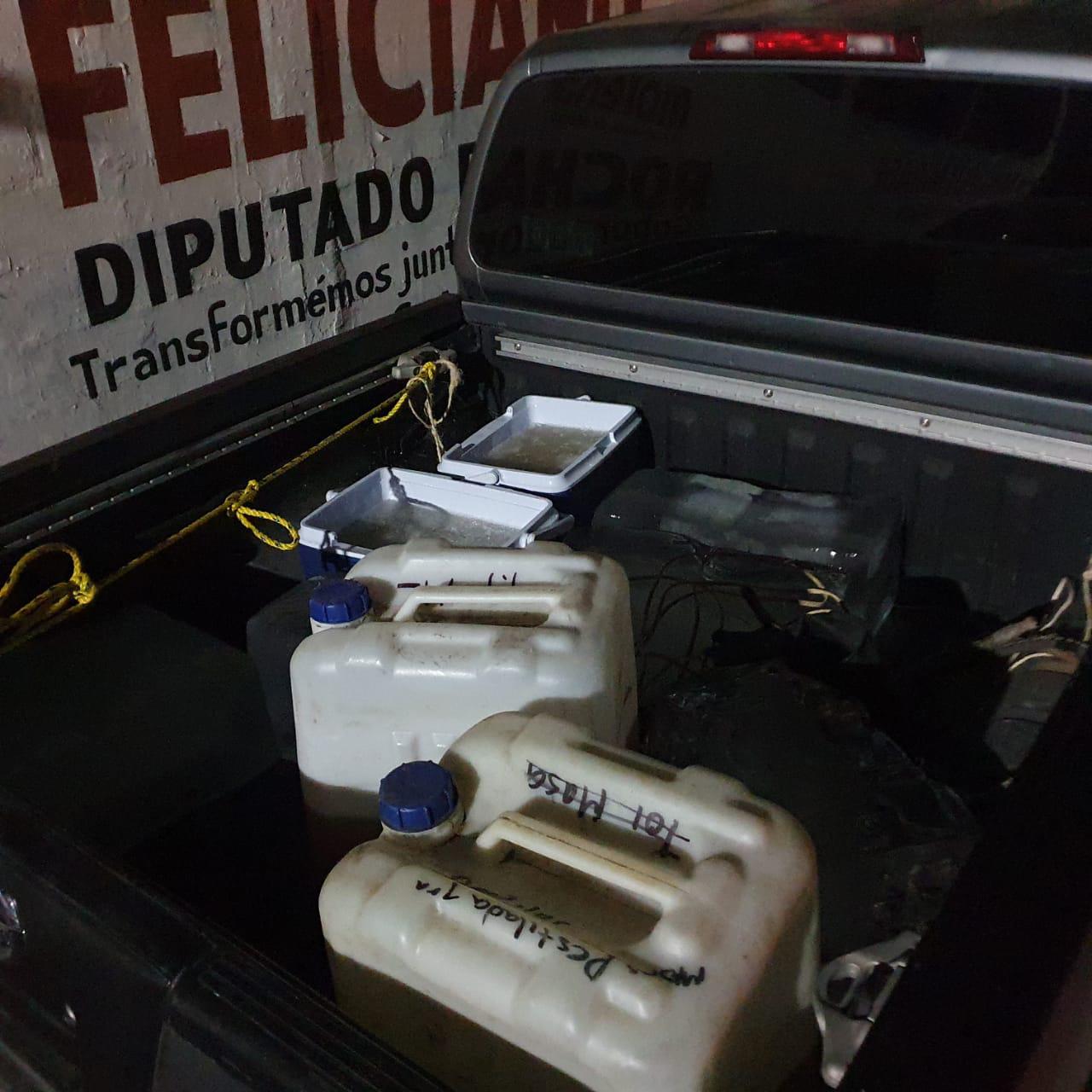 $!Sedena y Policía Estatal aseguran camionetas y resguardan inmueble con droga, en Sanalona