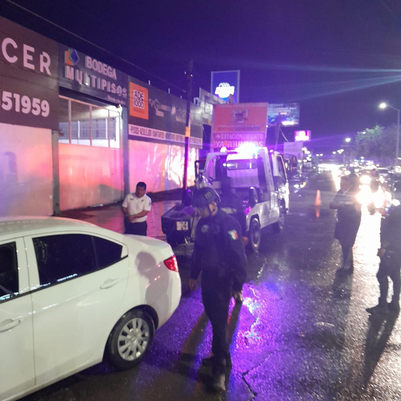 $!Inundaciones colapsan vialidades en Culiacán; SSPyTM activa operativo de auxilio