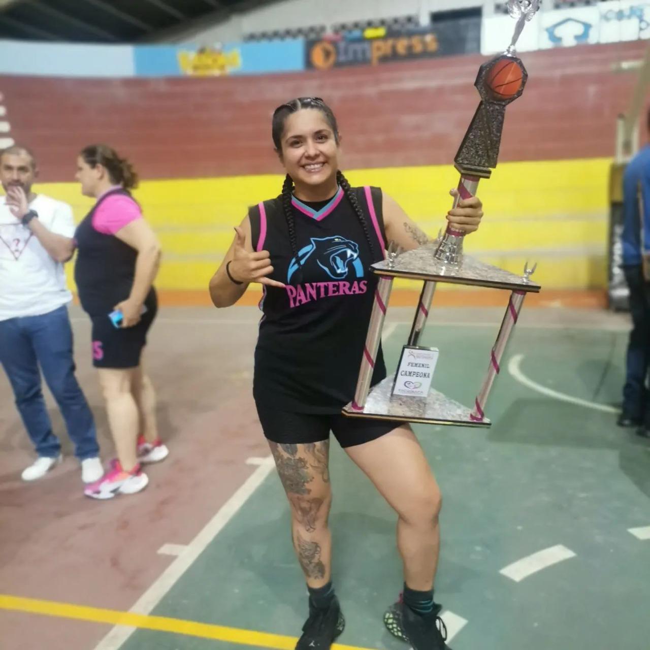 $!Mariscos Los Tapos se corona en el baloncesto de Segunda Fuerza de Escuinapa