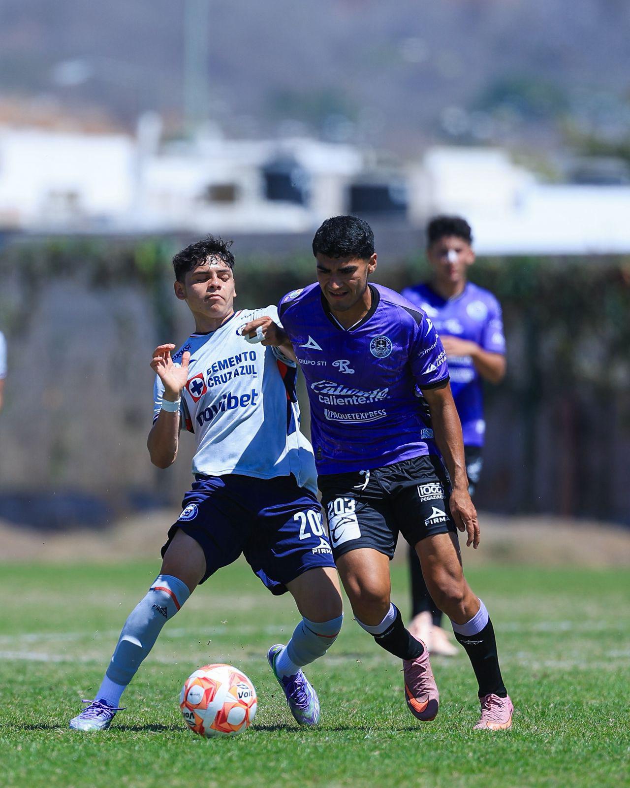$!Retrasan el Mazatlán vs Cruz Azul Sub 21 por presencia de abejas