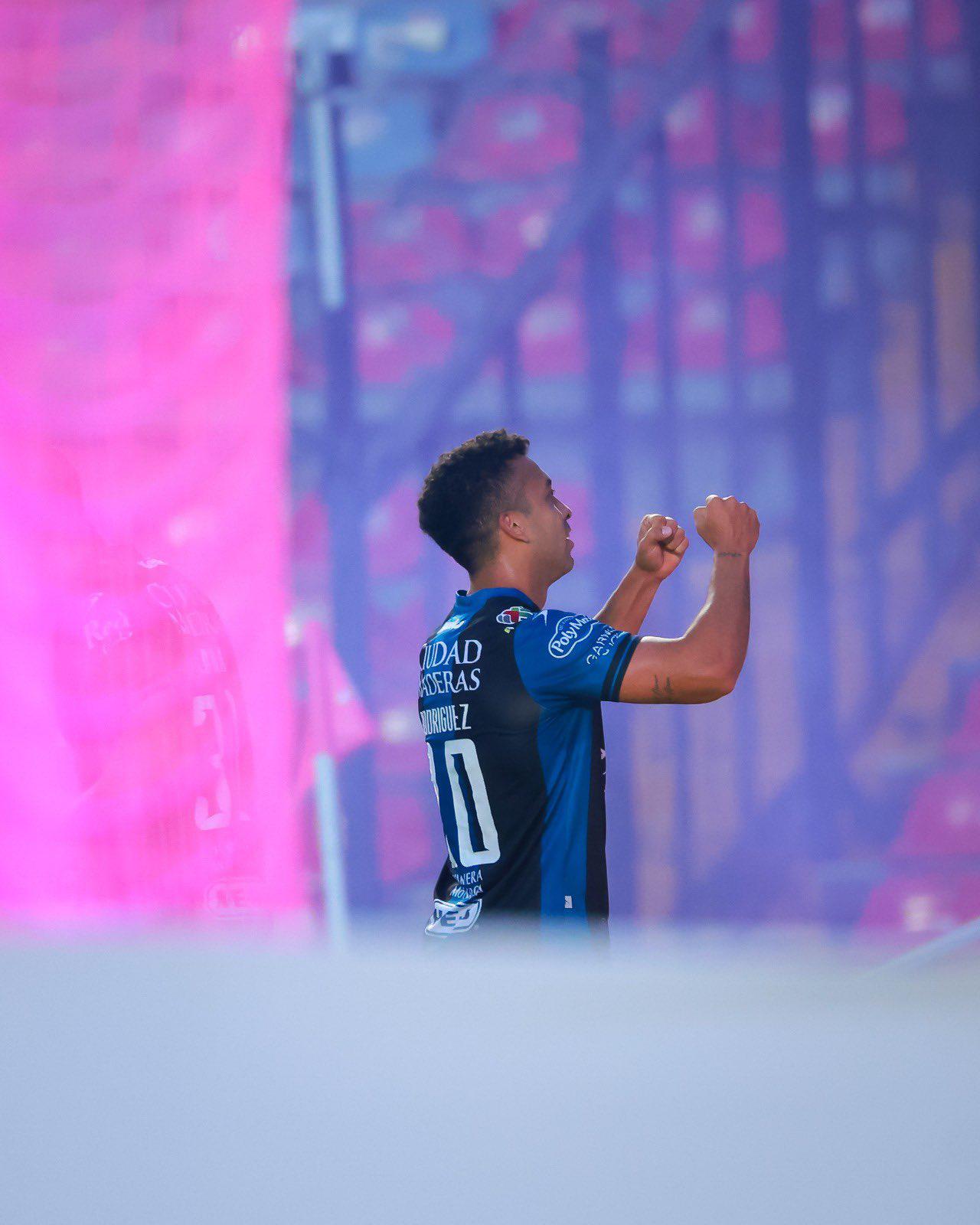 $!Querétaro remonta y vence al Puebla en casa