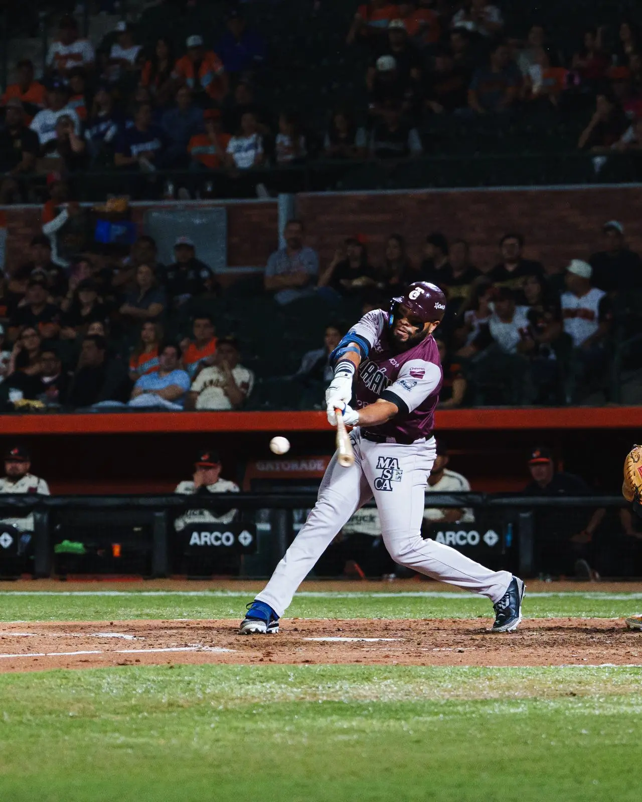 $!Jon Singleton renueva contrato para permanecer con Tomateros