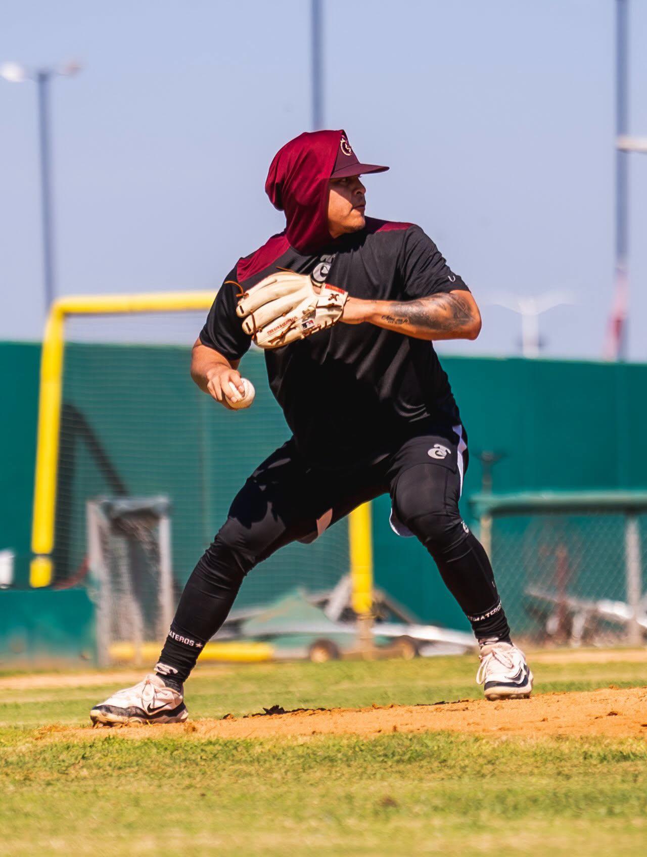 $!Tomateros de Culiacán afina fundamentos y pitcheo en su sexto día de pretemporada
