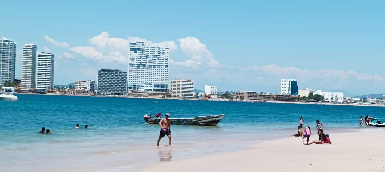 $!Disfrutan un domingo familiar en la Isla Venados