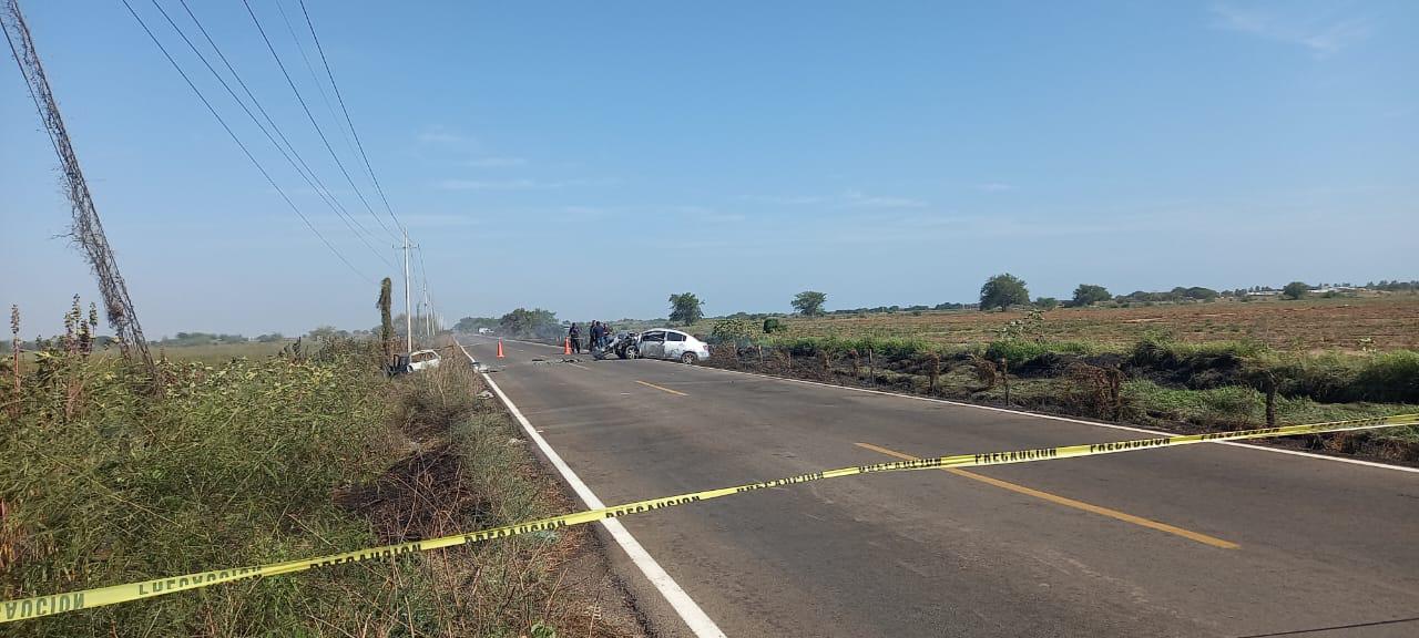 $!Una maestra fallecida y cuatro lesionados deja accidente en Escuinapa