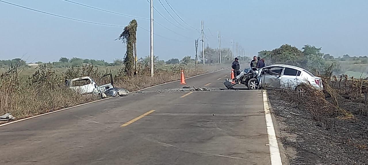 $!Una maestra fallecida y cuatro lesionados deja accidente en Escuinapa