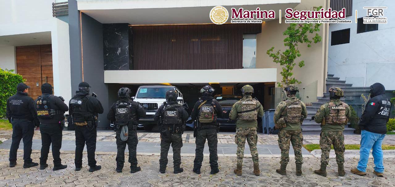 $!Cae en Puebla presunto líder de célula criminal de Acapulco; aseguran 39 vehículos, incluyendo de alta gama