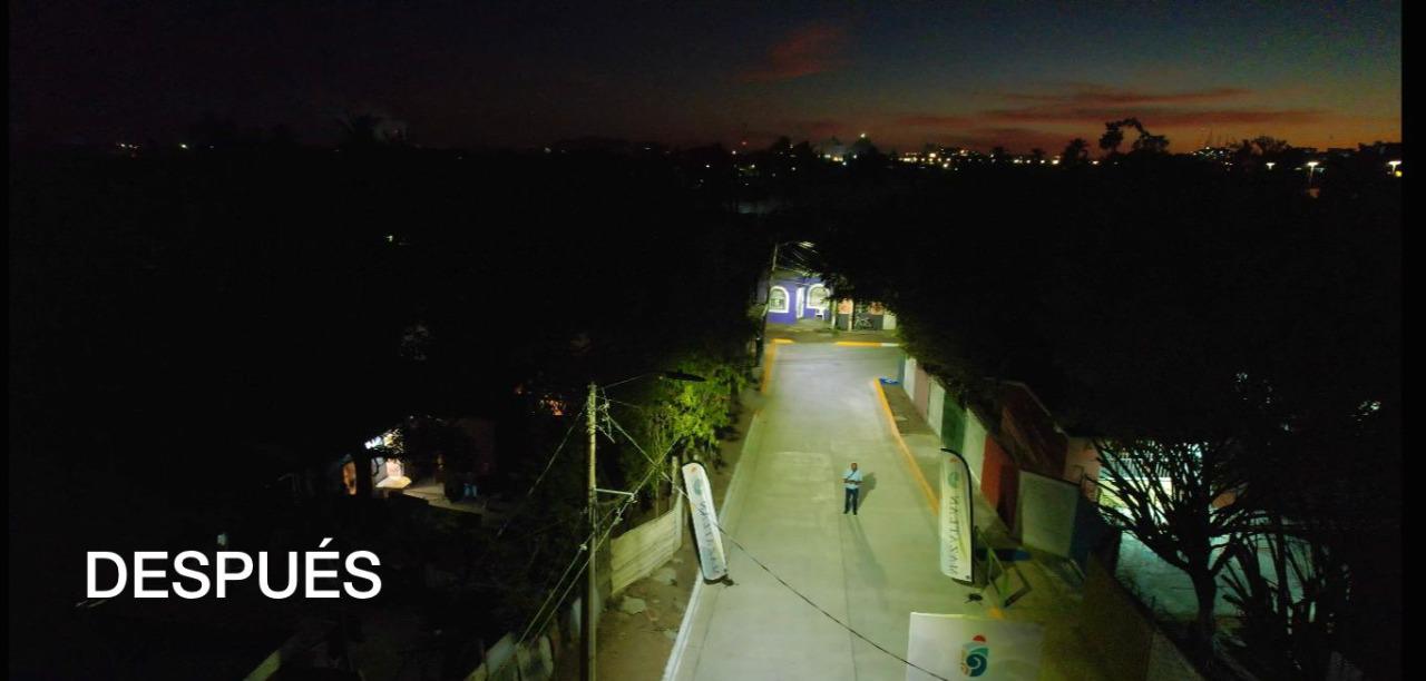 $!Pavimenta Ayuntamiento una calle en la Colonia Azteca de Mazatlán y un empresario dona la iluminación
