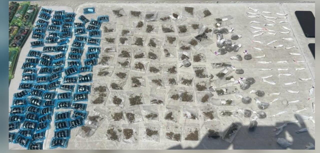 $!Aseguran armas y drogas en penal de Aguaruto, Culiacán