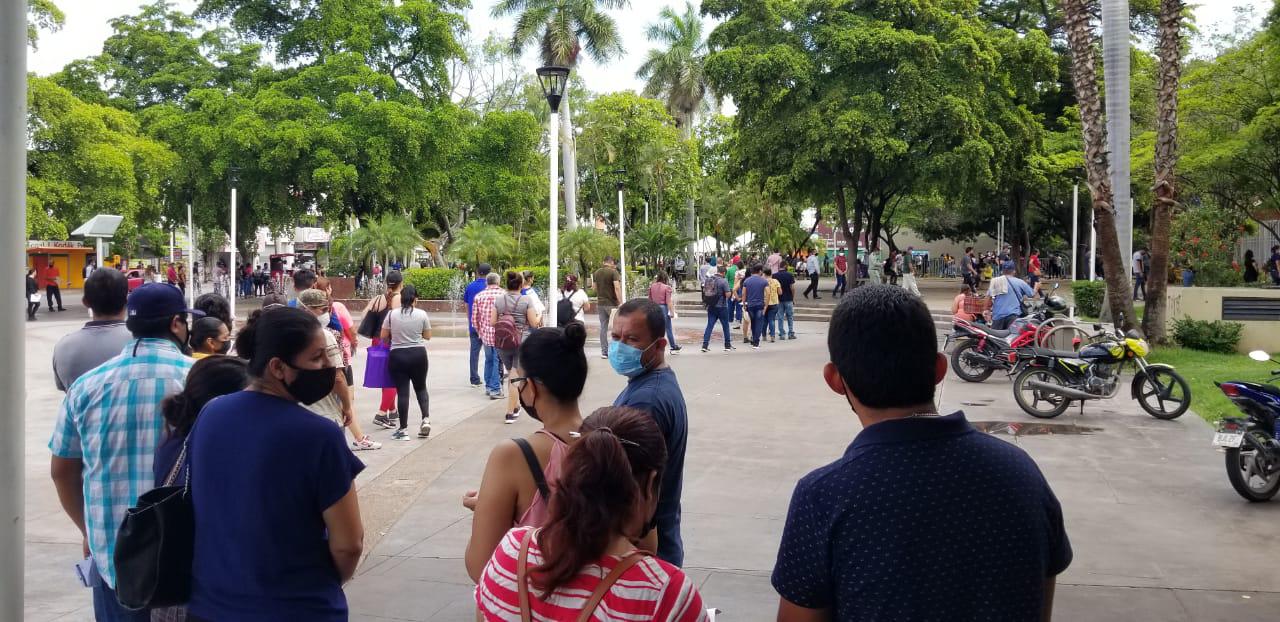 $!Acuden adultos de 30 a 39 años y embarazadas mayores de 18 años a vacunarse, en Culiacán
