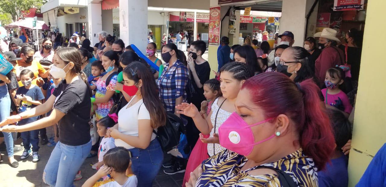 $!En Culiacán, niños y niñas festejan su día en pandemia