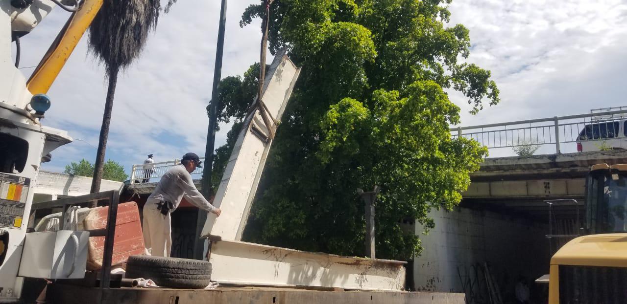 $!Anuncia Alcalde que al puente Hidalgo en Culiacán ya le repusieron la viga rota; nunca hubo peligro, insiste