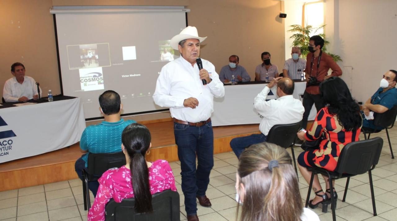 $!Recibe Faustino Hernández apoyo de Canaco y la Unión de Locatarios del Centro de Culiacán