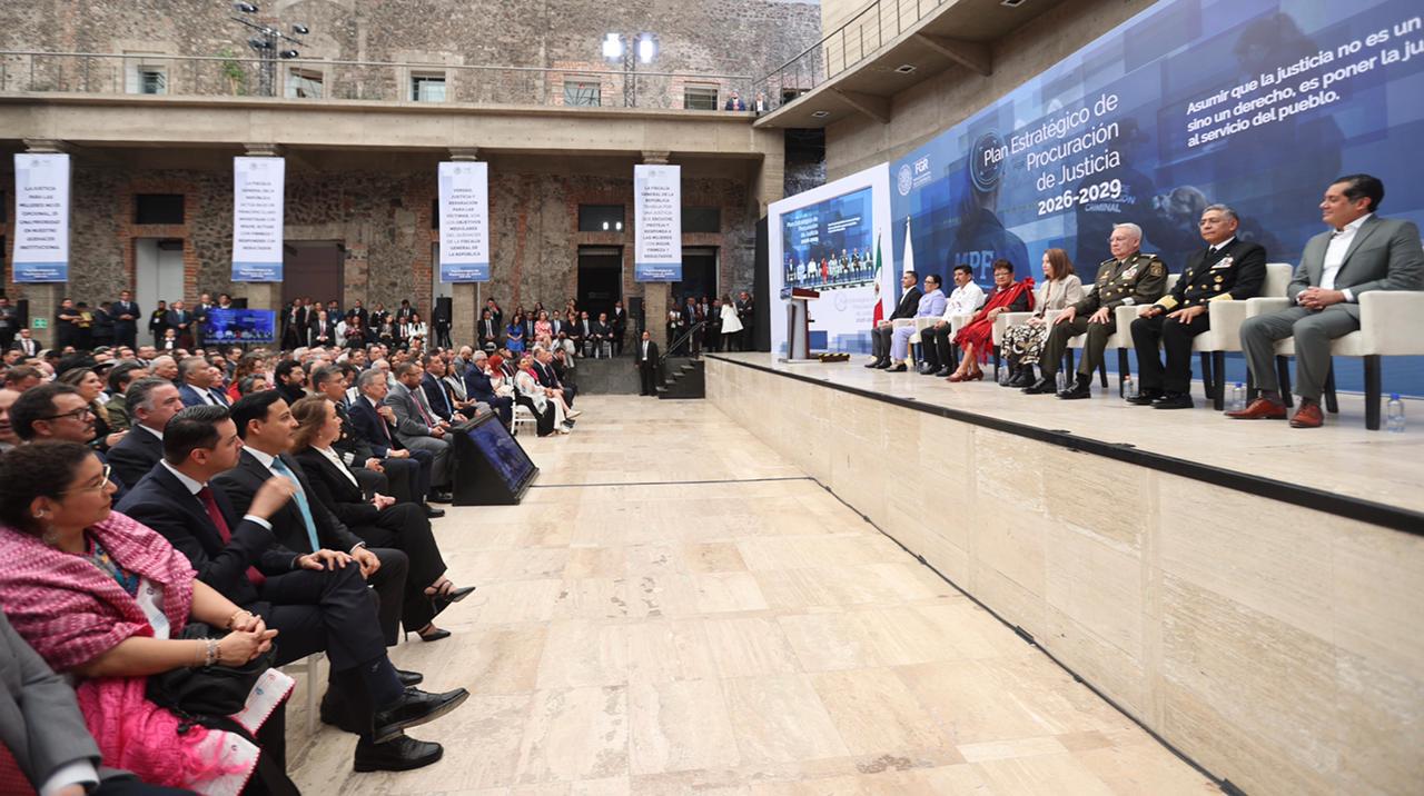 $!Ernestina Godoy presenta nueva estrategia al frente de la FGR; ni burocracia dorada ni fabricación de culpables, dice