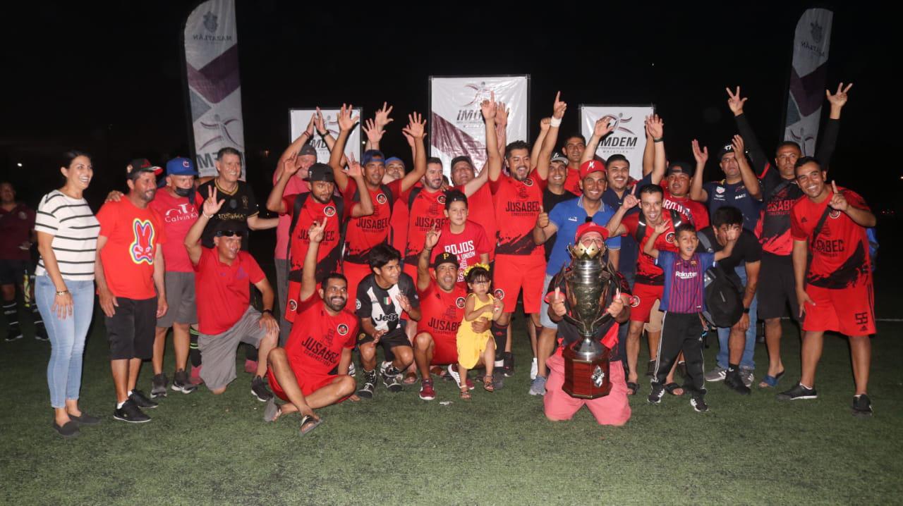 $!Se alzan Rojos de Villa Unión como campeones de la Súper Veteranos Primera Fuerza