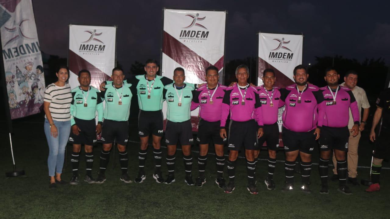 $!Se alzan Rojos de Villa Unión como campeones de la Súper Veteranos Primera Fuerza