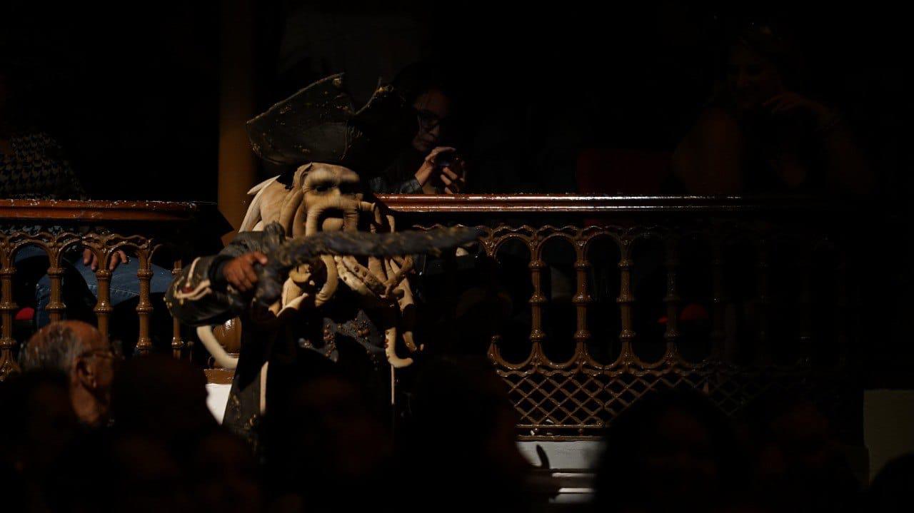 $!Personajes de distintas películas se presentaron en los pasillos del teatro.