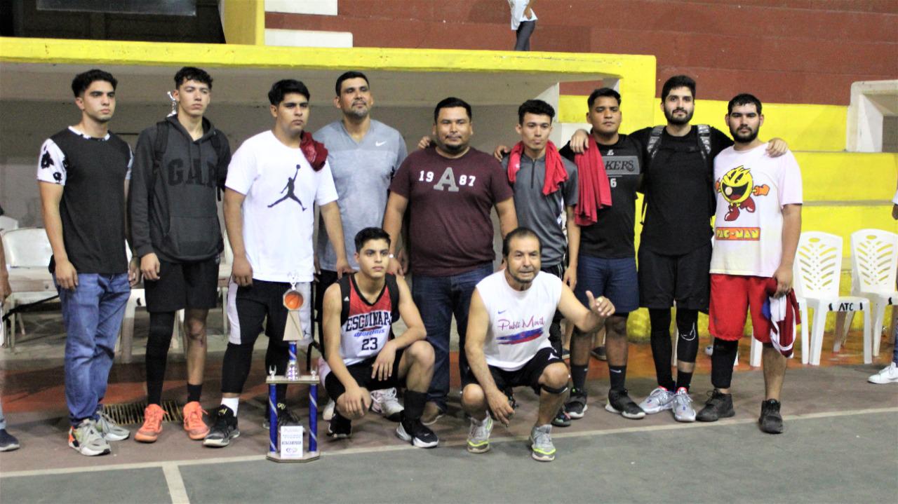$!Mariscos Los Tapos se corona en el baloncesto de Segunda Fuerza de Escuinapa