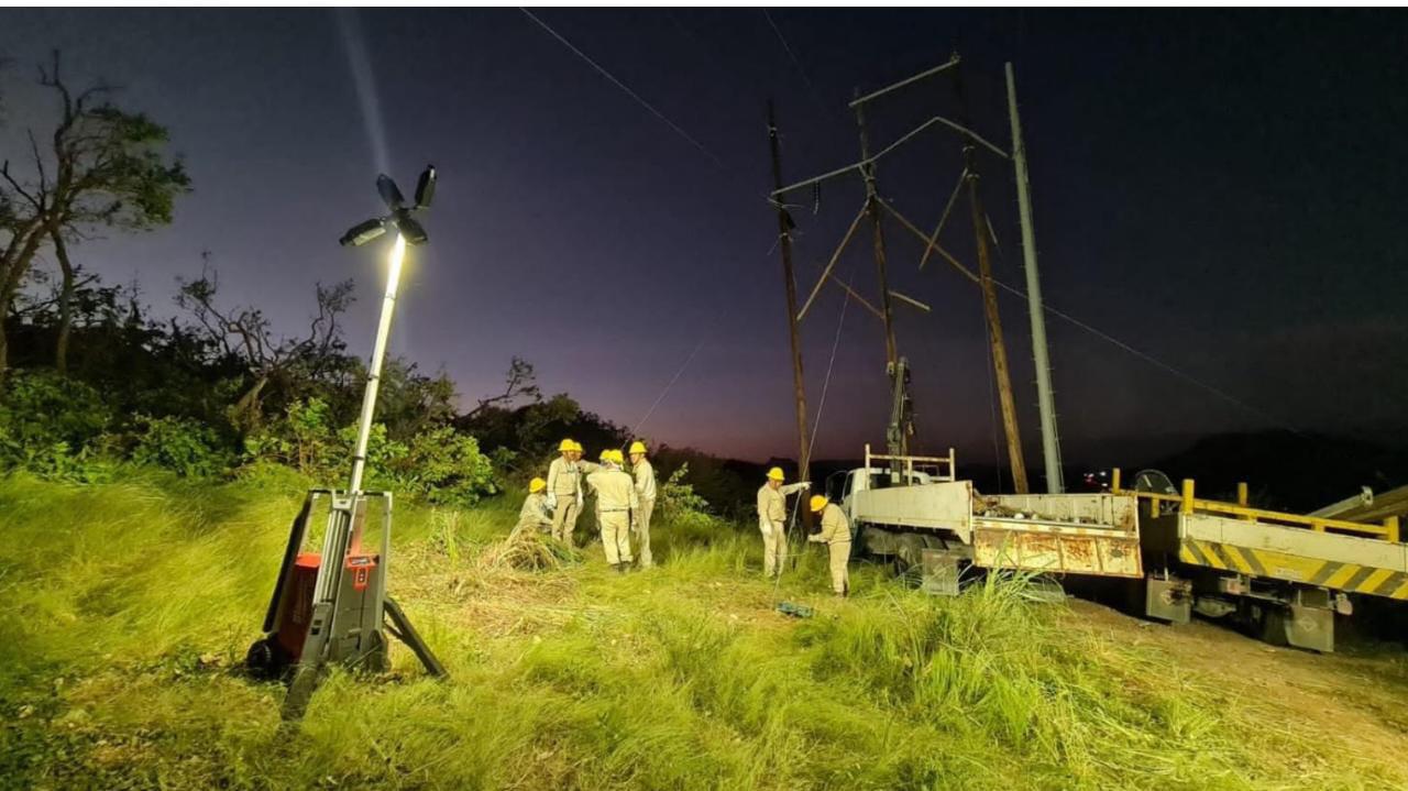 $!Restablece CFE servicio de energía en Jalisco, y avanza en Nayarit y Sinaloa tras paso de ‘Roslyn’