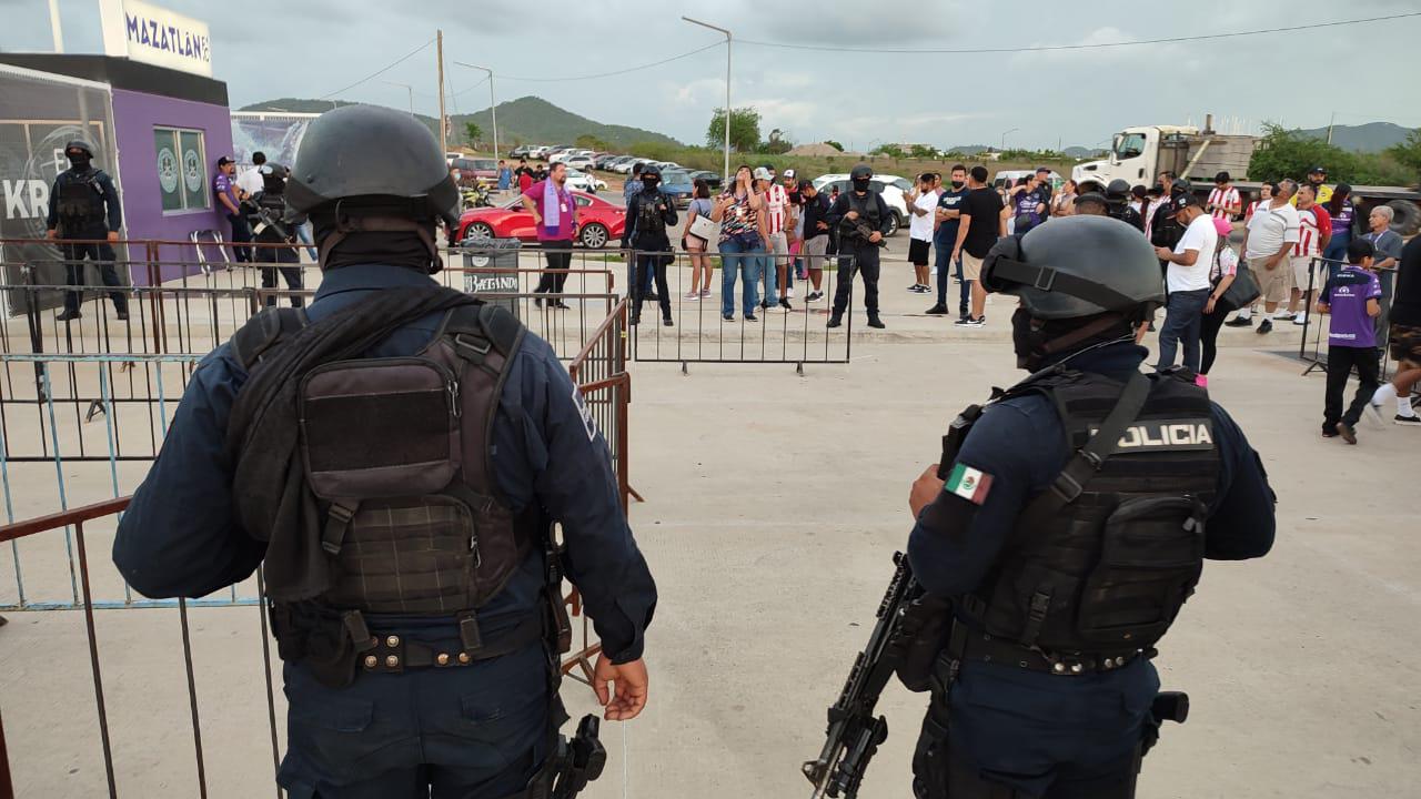 $!El Mazatlán-Chivas arrancará a la hora acordada, pese a la lluvia